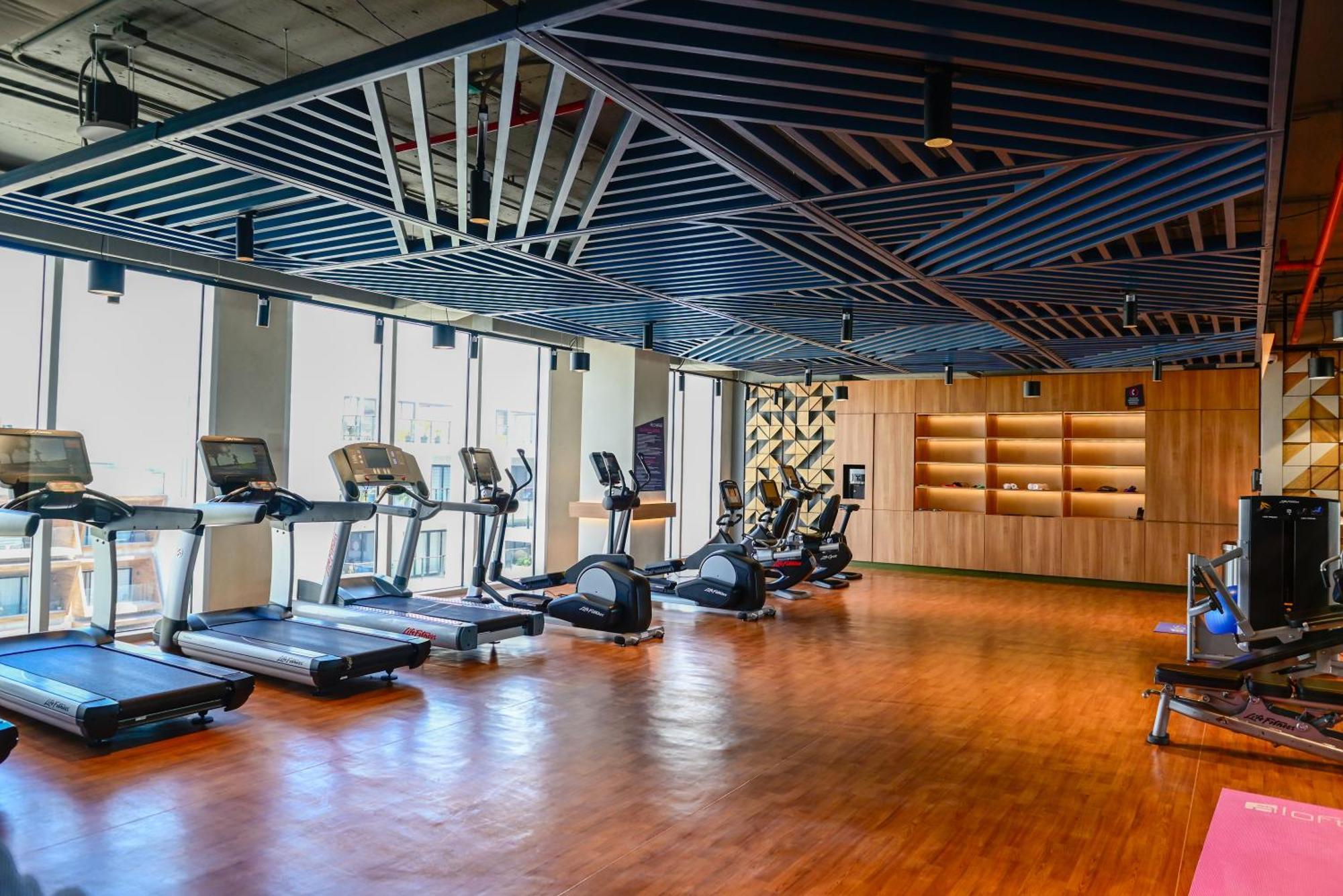 Aloft Playa Del Carmen Hotell Eksteriør bilde The gym at the 1018