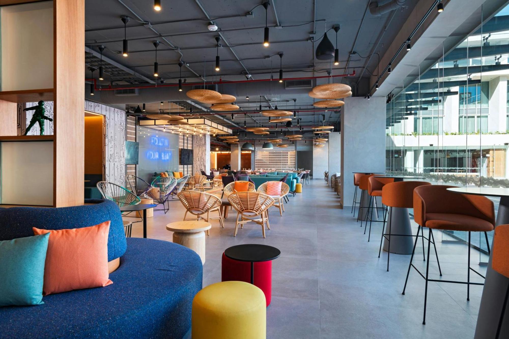 Aloft Playa Del Carmen Hotell Eksteriør bilde The lounge at the airport