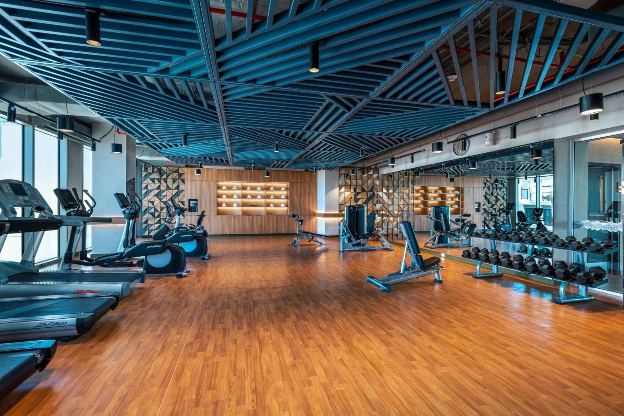 Aloft Playa Del Carmen Hotell Eksteriør bilde The gym at the 1018