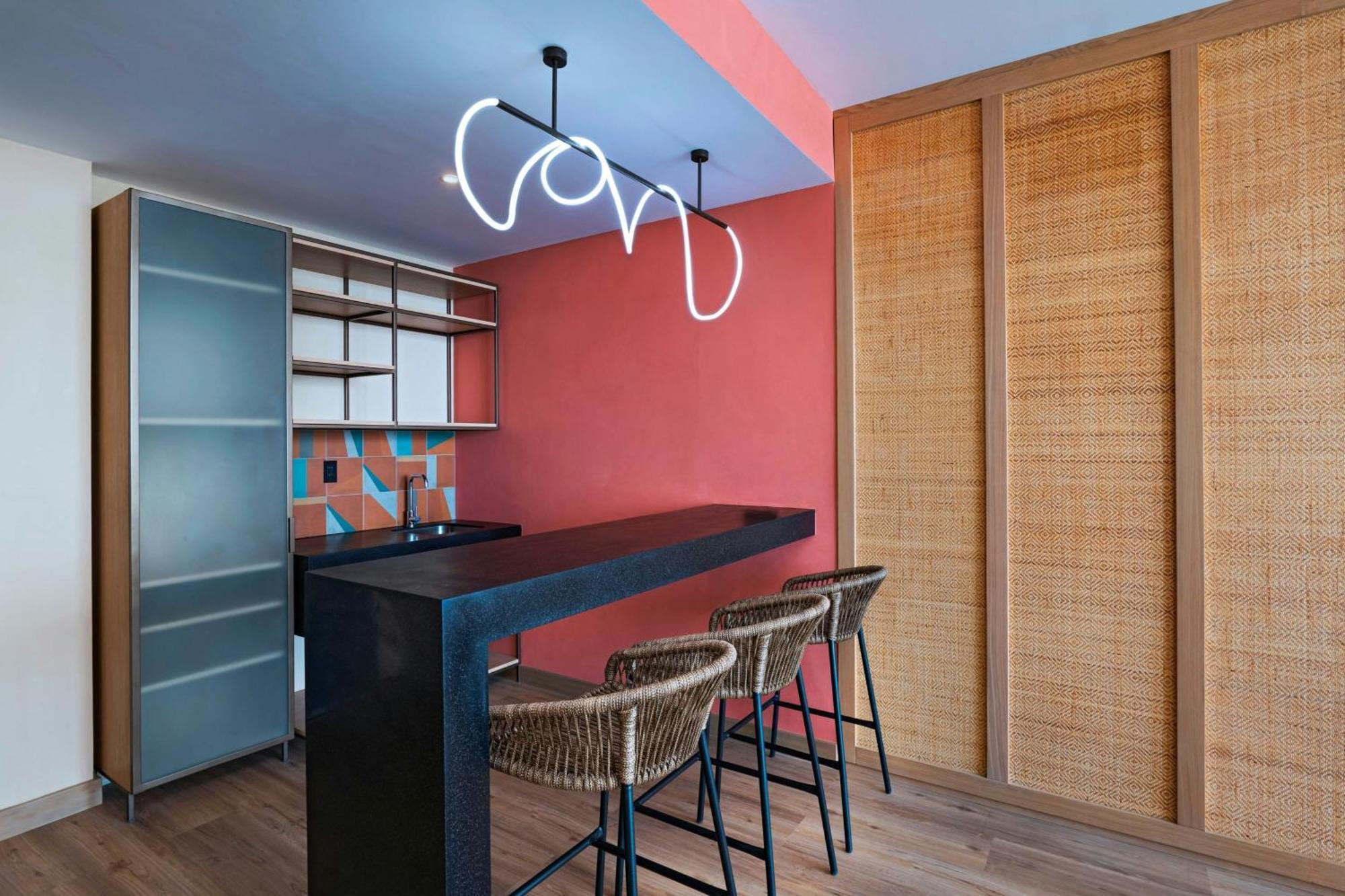 Aloft Playa Del Carmen Hotell Eksteriør bilde A kitchen in a private home